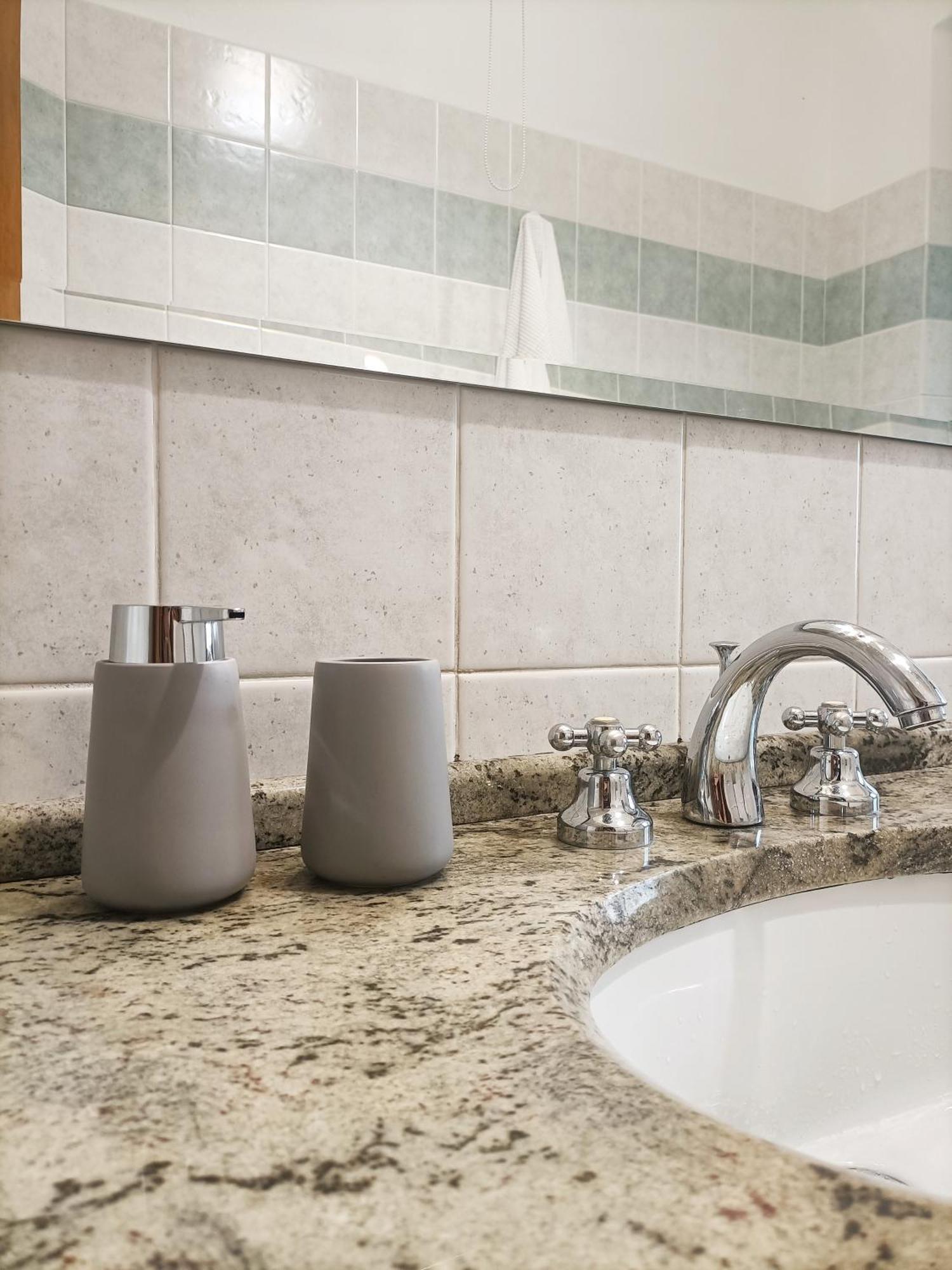 Bright Port View Apartment- Free Parking Cagliari Ngoại thất bức ảnh
