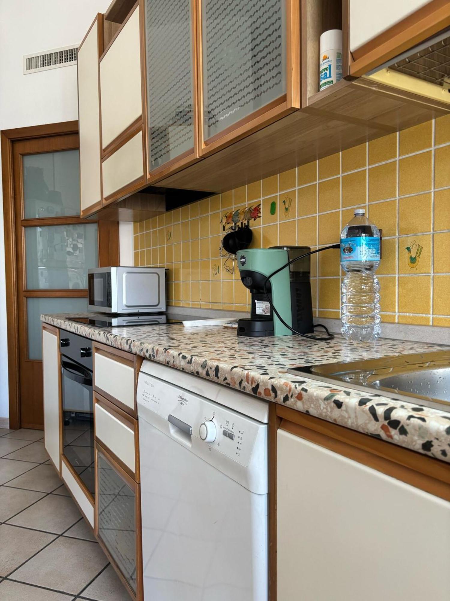 Bright Port View Apartment- Free Parking Cagliari Ngoại thất bức ảnh